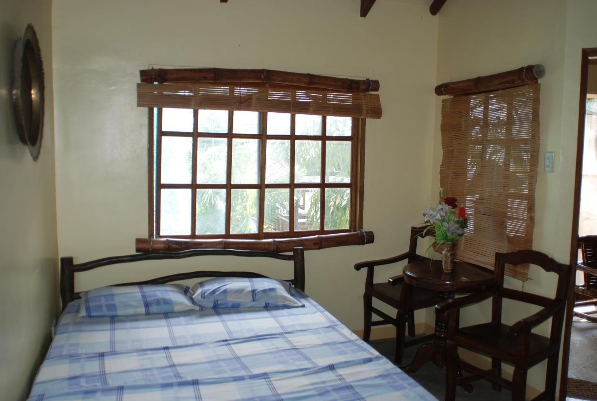 Casa Aviara Resort & Hotel Puerto Galera Esterno foto