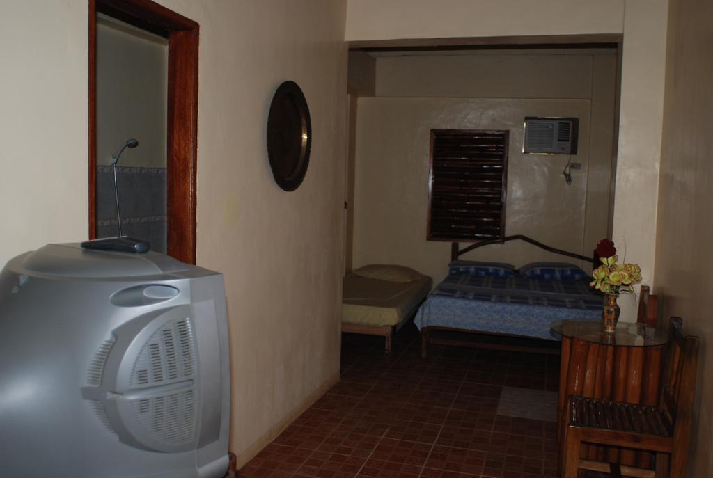 Casa Aviara Resort & Hotel Puerto Galera Esterno foto