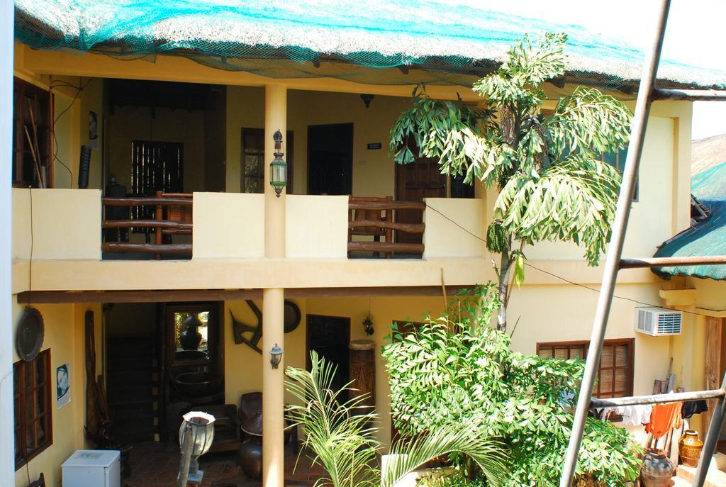 Casa Aviara Resort & Hotel Puerto Galera Esterno foto